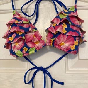 Adorable Hollister Bikini Top AN OFFER?♥️